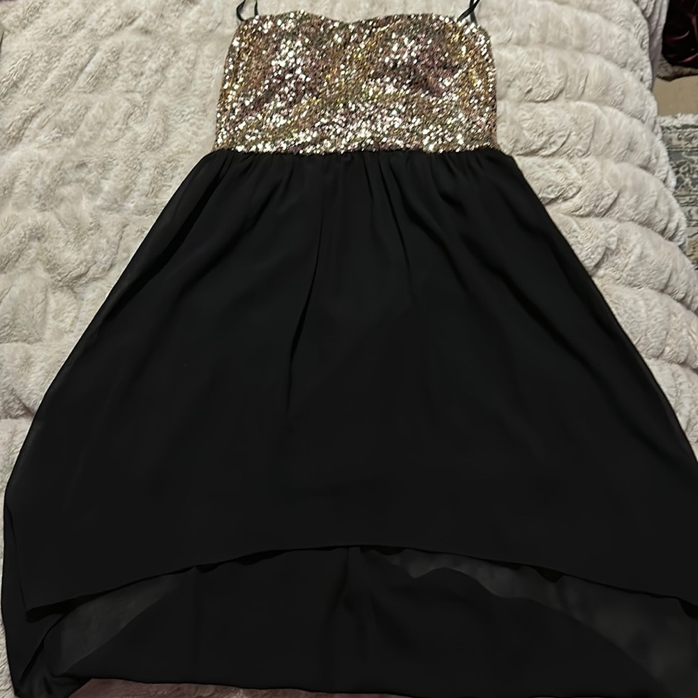 Delia’s dress with gold sequins!!